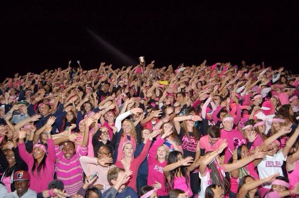 maddienunley's tweet photo. You know what October means... #pinkoutgames 😍🏈🎀 http://t.co/Qet5v5gbtw