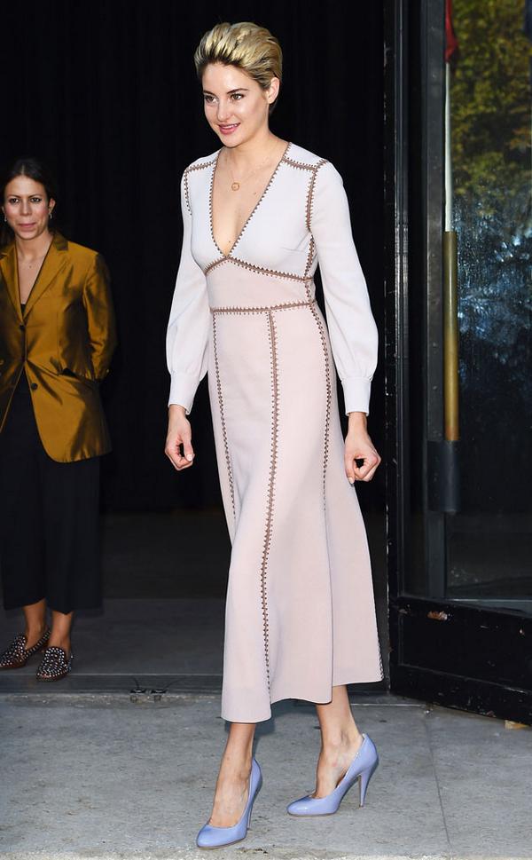 EOnlineUK's tweet photo. Shailene Woodley looks beautifully classic at the Miu Miu fashion show. #PWF14 http://t.co/jUTQNqb4fw http://t.co/4D9E5dywmO