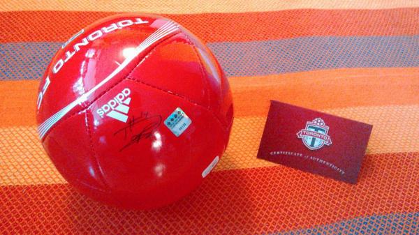 DeRo doin' his thing with assist from <a href="/MLSEFoundation/">MLSE Foundation</a> > signed <a href="/torontofc/">Toronto FC</a> ball to <a href="/tumainikids/">Tumaini Project</a> Project. #DeROHero