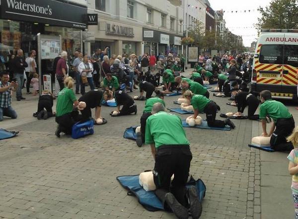 StJohnLowestoft's tweet photo. #Cprflashmob #toogoodnottoretweet http://t.co/DmOEoCyRd8