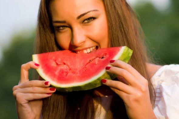 absofcotton's tweet photo. #WCW #GirlRuinsPicture #WatermelonCrushWednesday http://t.co/Eeh8vml4DL