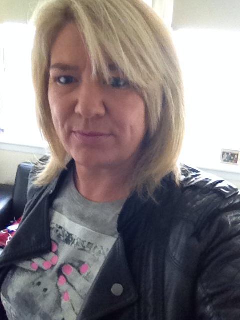 kapsstewart's tweet photo. Me @Paramore love them xx http://t.co/NDWYr8iQDS