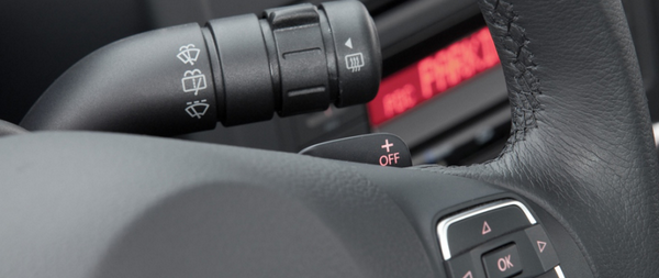 vwbrasil's tweet photo. No #SpaceCross I-Motion você pode trocar de marcha sem tirar as mãos do volante! Não é mágica, são os Shift Paddles. http://t.co/OyJTzz7kQ7