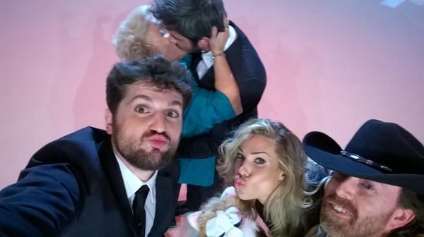 redazioneiene's tweet photo. ecco il #selfissimo de #leiene, ora tocca a voi! Riuscite a fare meglio? http://t.co/T5OGTBJQJH