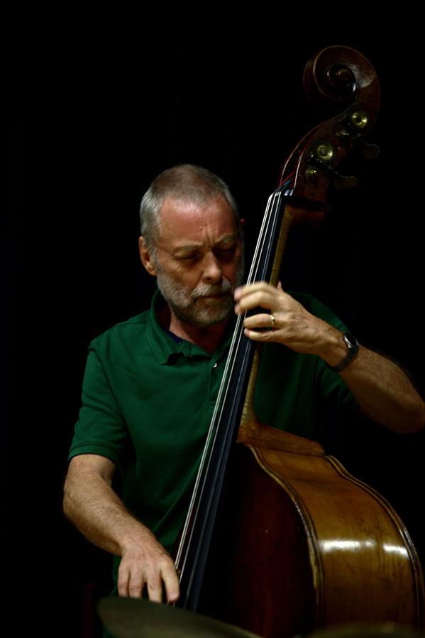 Happy Birthday to bassist and bandleader Dave Holland!  Hes 68 today -- 