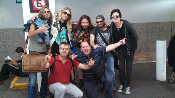 MEXPROG's tweet image. Adiós queridos Suecos-Islando-Francés.
Los vamos a extrañar. Sköl! and a big life and career ahead @thebestofpain