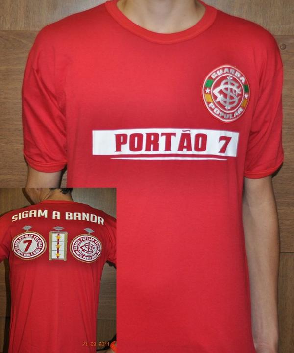 SigaaPopular's tweet photo. CAMISETA: Sigam a banda BRANCA ou VERMELHA R$ 60,00 (PP/P/M/G/GG) solicite por e-mail lojaguardapopular@hotmail.com http://t.co/X4df3Fv4et