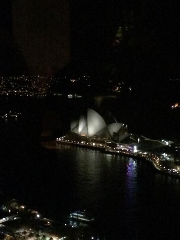saraeshepard's tweet photo. Hello #Sydney! #sydneyoperahouse http://t.co/j9UxIUjRzx