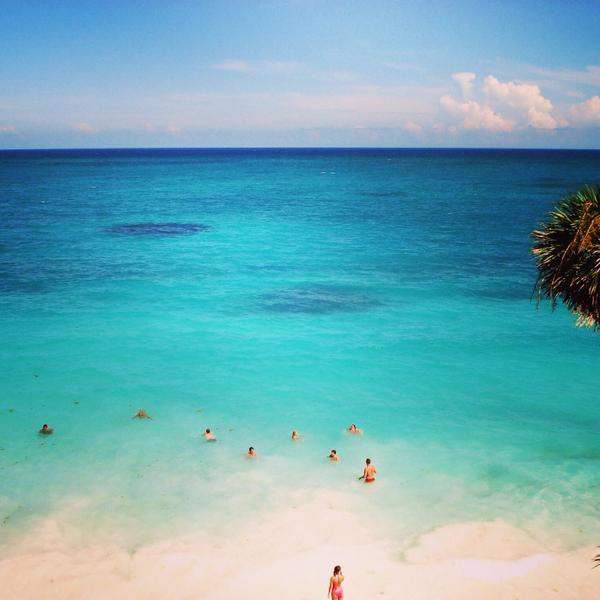 #OctubreConODe Olas y azul turquesa del mar caribe #tulum #travel #caribemexicano #ttot #rtw