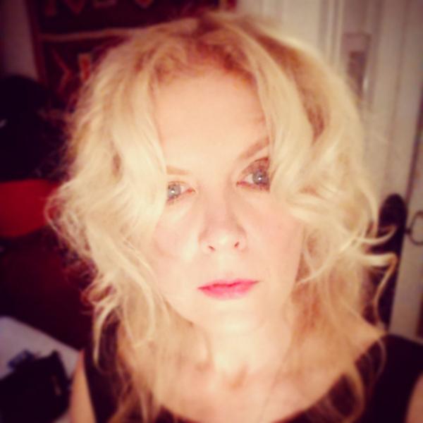 shaedlynfanpage's tweet photo. guess who I was today? #shaedlyn #60s #irisheyesaresmiling http://t.co/RS4sSiwriF