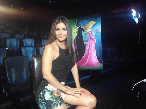 chiqui_delgado's tweet image. Presentando #SleepingBeauty #diamondedition in #blueray #movies #Miami @Disney