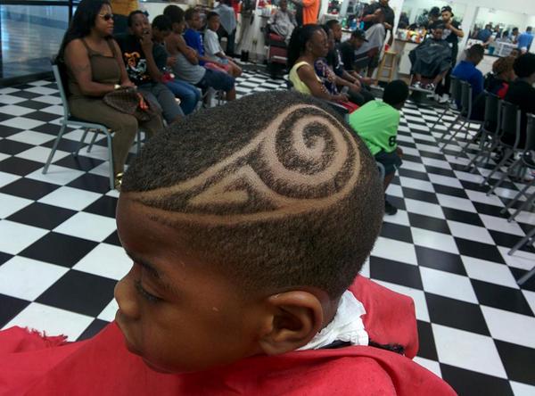 egypt2001's tweet photo. 🔥🔥🔥🔥RT @_WiiFii: 💈#DesignerKutzByWiiFii 💈at 💈#TheBarbershop2 💈inside 💈#WestEndMall 💈 http://t.co/m0ZcxkKJpD