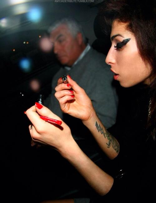 Is not eyeliner it's The Eyeliner.