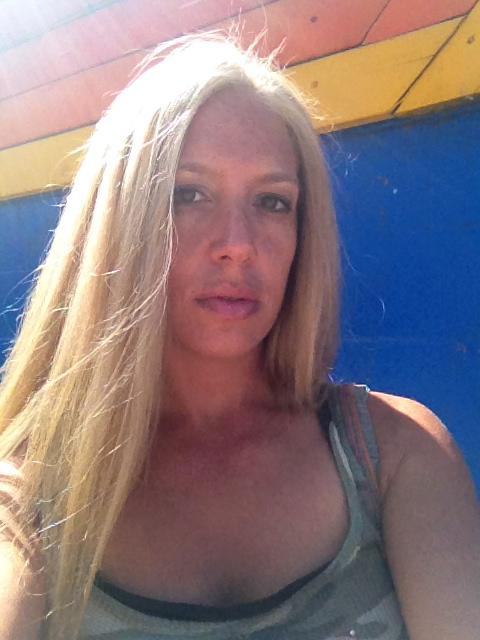 Rocking my hair straight for the first time ever http://t.co/iRcl9KqTqU<a href="/tag/artistoftheday"class="tags"><span>#artistoftheday</span></a>