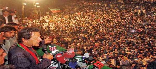 ARYNEWSOFFICIAL's tweet image. Who needs #WesternPress ???: #ImranKhan at #AzadiMarchPTI-
Find #News and #Video: arynews.tv/en/?p=65923