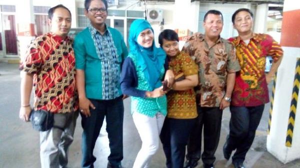JackMonthKewel's tweet photo. Katanya hari batik nasional http://t.co/VJKVE4LsPO