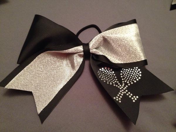xxlyxxdx's tweet photo. New tennis bow ππΎπ #bowhoe #NYTennisBabe #luvit http://t.co/7hrklJw23a