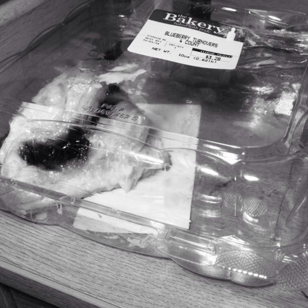 TheMarkWerner's tweet photo. Missing: Chris's Blueberry Turnover. Last seen on the snack shelf of Donovan B101. If you ate it #TurnYourselfOver http://t.co/LdHuKYmpn1