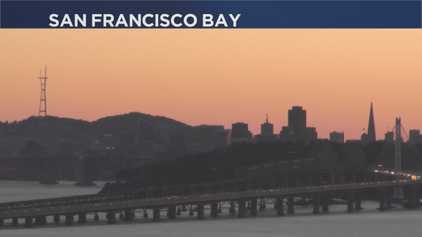 JeffRanieri's tweet photo. Looks like the weather even knows how @SFGiants #WildCard game is going.  Check out orange glow over #SF @nbcbayarea http://t.co/IMwJkGkgQw