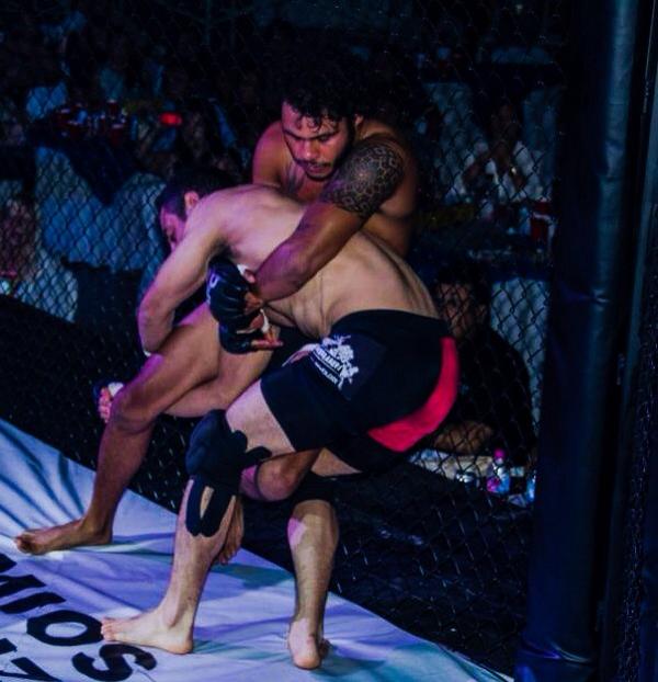 gabyta_gabz's tweet photo. Sabían q anteriormente #FitoRubio y #PsychoBeltran ya se habian enfrentado!
😱
#TUFLatinoamerica
@campeonesmma http://t.co/O3OTh3Fas3