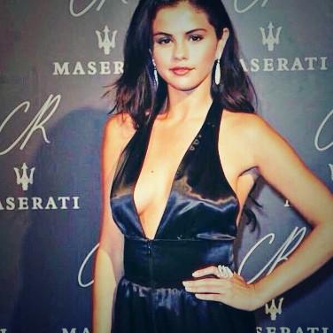 selownsmyheart's tweet photo. A picture is worth a thousand words but this one is worth a million @selenagomez http://t.co/N7StcWTErp