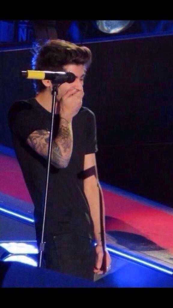 Alex_HIST_0719's tweet photo. Zayn's reaction to #1Proposal is life #zaynmalik ππ http://t.co/0wsUBkPzxL