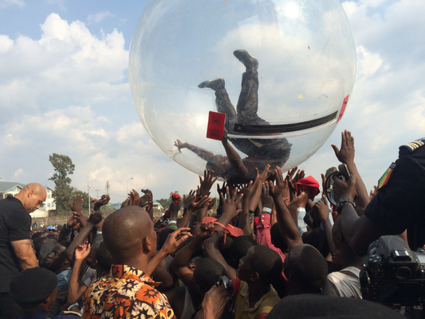 TheSource's tweet photo. Akon performed in a bubble at a show in the Republic of Congo to avoid contracting Ebola. http://t.co/s2sC49JQVT http://t.co/Xp6exka3lK