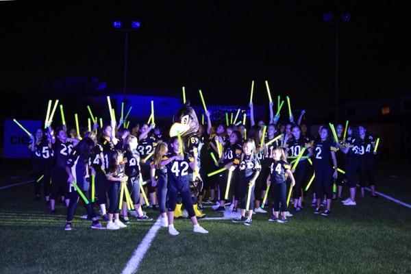 marellanesc's tweet photo. Durante la inauguración de la Temporada Juvenil 2014 del #ClubHalcones #ForceHawk http://t.co/a9s4Rb6Hxg