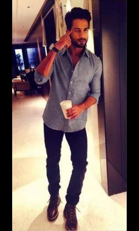ShahidXqq852's tweet photo. اليوم يعرض فيلم حيدر في السينما يارب ينجح الفيلم ويحقق نجاح كبير باالتوفق لفيلم حيدر
#HaiderTomorrow @shahidkapoor http://t.co/kMG49Ni7d3