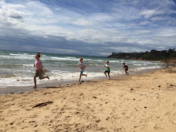 DanStubba's tweet photo. #basicallyrelated #siennalouise #liamgeorge #flynnryan #tylertiger #daveysbay http://t.co/jP4zVJ8p5e