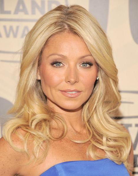 Happy Birthday to Kelly Ripa, who turns 44 today! 