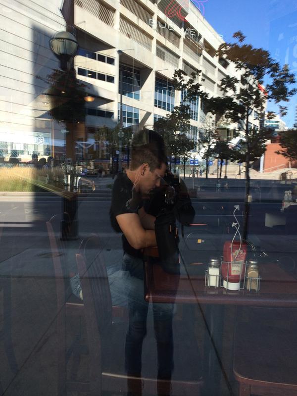 MissBeaner's tweet photo. This a really cool pic!!! #St.Louis #Toronto #Waitinfor @dave_ride.. lol
@theChive #DAR!! #DMA http://t.co/PbhGYa2NV3