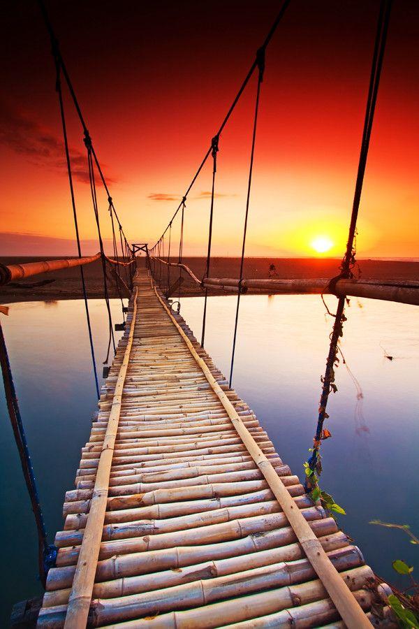 kapikss's tweet photo. "@damnitsbali: Sunset in Batu Belig beach, Bali, Indonesia http://t.co/C2IdkhGA7L"