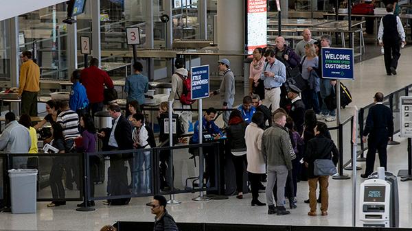 RT_com's tweet photo. Thousands of US visas issued to residents in #Ebola-stricken countries http://t.co/2rVBu5iRHq http://t.co/WJynikbO1V