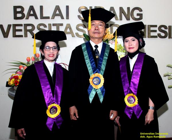 univ_indonesia's tweet photo. #beritaUI Pengukuhan Tiga Guru Besar Rumpun Ilmu Kesehatan UI http://t.co/rDjQnPw3ZJ http://t.co/Vzb5mX7OaJ