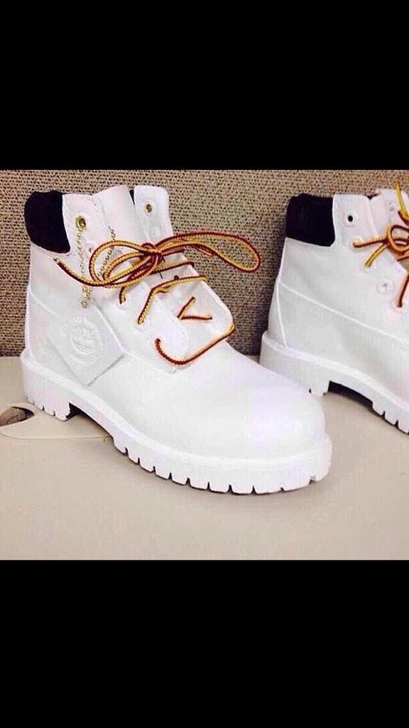 savagelife_23's tweet image. “@tWeetThiCkness_: I real life want these shoes!! 😩😡 http://t.co/qS67R7kT6i”🔥🔥🔥