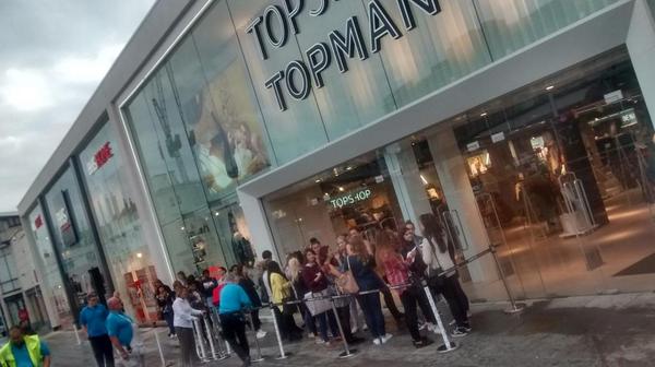 theROSAmag's tweet photo. Biggest Topshop outside London opens in ten minutes... http://t.co/VR1HbRTDl0