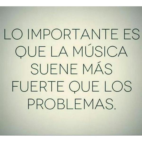 norama1104's tweet photo. Nada que no se arregle con un poco de música! Felíz jueves... http://t.co/1WkFvKdsq0