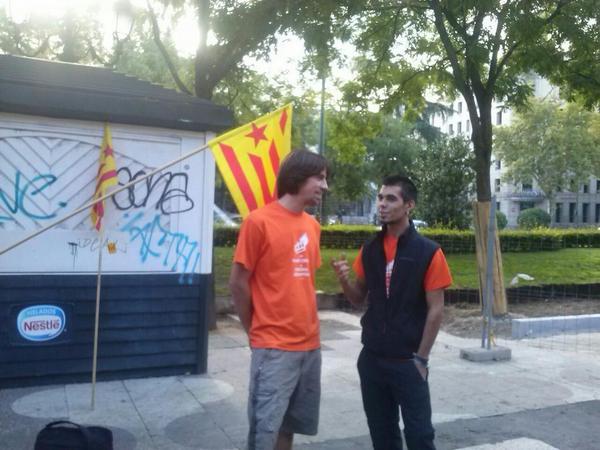 Els dos joves acusats d"injúries a la corona" abans d'entrar al judici a l'Audiència Nacional.