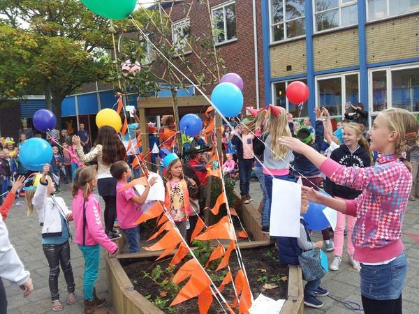 WSKOPiusX's tweet photo. ---opening kinderboekenweek thema feest!
---
Verzonden via WhatsApp http://t.co/UWGAXLC7Wf