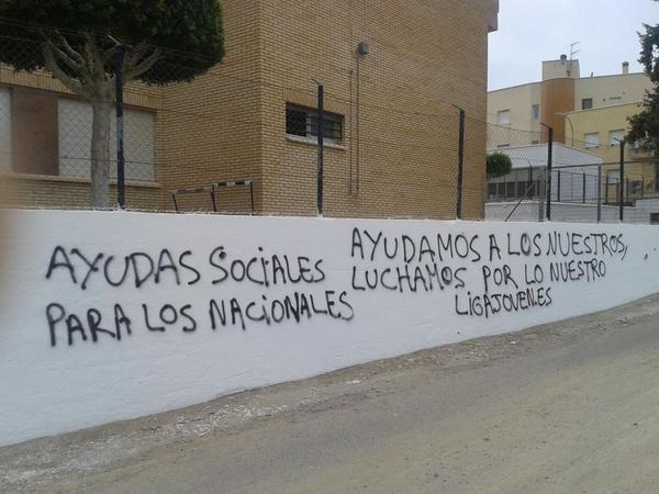 LJAlm2014's tweet photo. TU DECIDES #luchaoexilio contactanos: ligajovenalmeria@gmail.com http://t.co/KI2GbYCwJX ¡que no te calle nadie! http://t.co/ms0UUBL3Nn