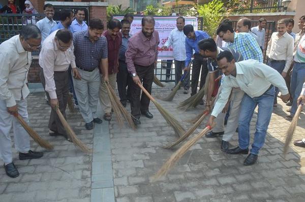 NCPUL1's tweet photo. @HRDMinistry قومی کونسل وزیر اعظم کے سوچھ بھارت تحریک میں اپنا مثبت کردار ادا کرنے میں کوشاں۔ http://t.co/S1oetbUr8I