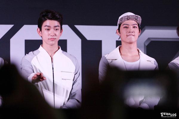 imleader106's tweet photo. 140824 JB and Jr. >_____________< #BNior http://t.co/LaagEywxrC