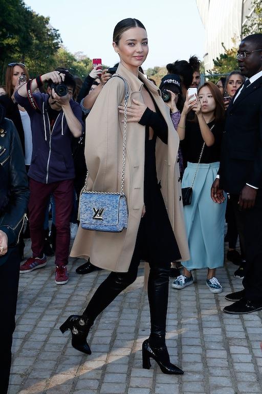 NLVogue's tweet photo. Bekijk alle 81 streetstyle beelden uit Parijs terug, van Miranda Kerr tot Michiel Huisman: http://t.co/xBVQrtvZYd http://t.co/ImsvBShi7h