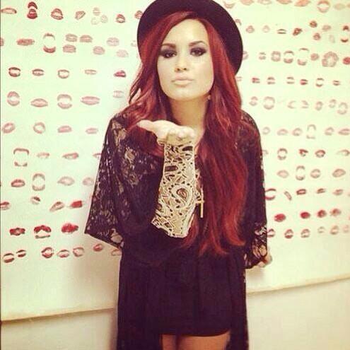 BlueMahat's tweet photo. @ddlovato I miss your red hair!!! :(
And it does not look ugly on you...Is fucking perfect :)
#Redvato http://t.co/uds9AmmqE3
