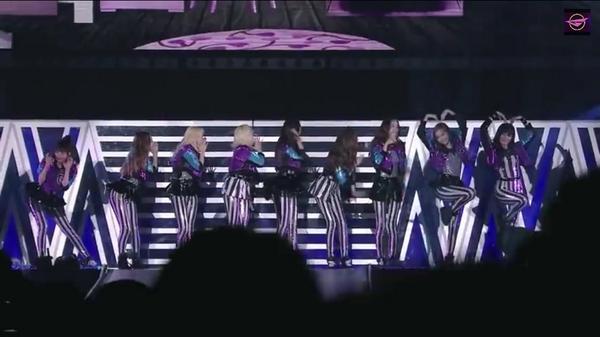 ___younghae's tweet photo. I Got A Boyティパのオリジナルダンス
を一瞬で真似できてユナに繋げれるのは
あなただけ。ティパの横にいないとダメ
このダンスは本当にいないとダメ

最後の一枚なんて鼻ホジホジしてるのに
それも真似できるんだよ…ジェシカさん😩 http://t.co/YiHB4x2XyZ