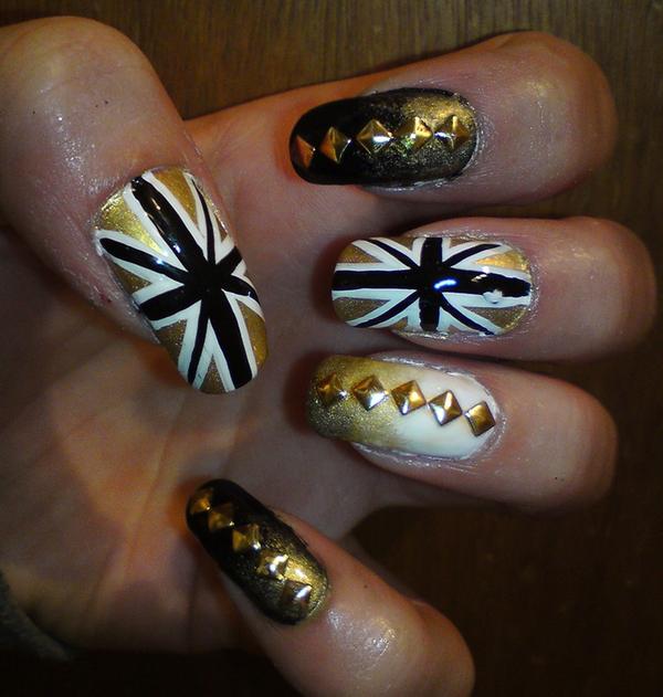 randomlynew's tweet photo. 30 #Amazing #Golden #NailArt For #Girls http://t.co/STXOmIgRQY http://t.co/sKwHglxh9Q