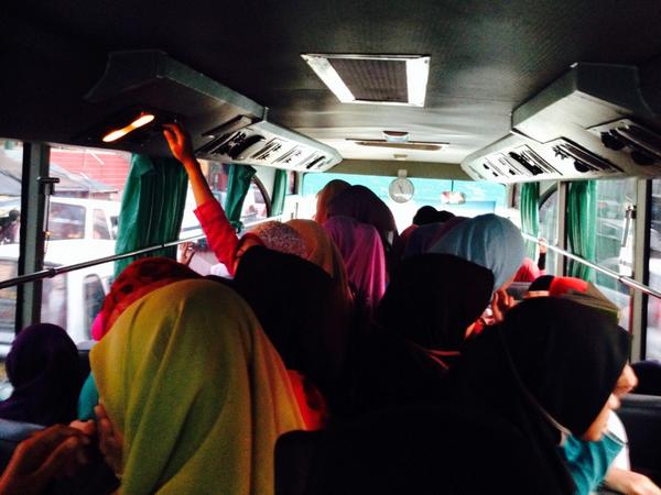 agneyza87's tweet photo. Pulang kuliah... 😬😬😬 http://t.co/ufYcP57IJZ