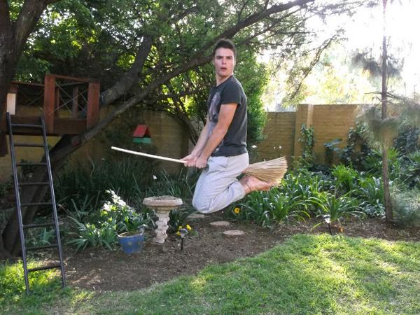 Anthony Shaw tweet media