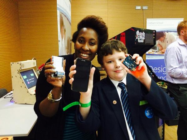 techwillsaveus's tweet photo. "Wow this is the first time I've ever touched an Arduino before! This is amazing!" @JackHarryBailey #creativetechday http://t.co/slUkWiBDpD